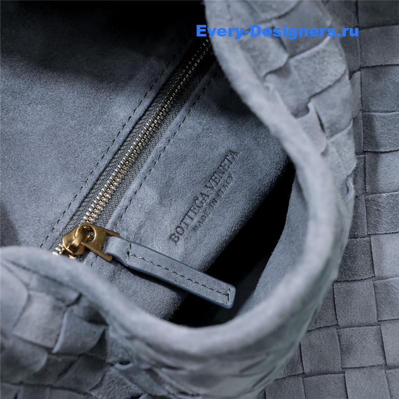 b0tt*ga Ven*ta nubuck leather hop bag