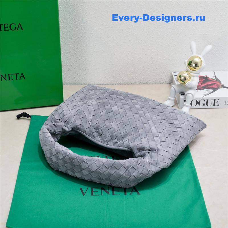 b0tt*ga Ven*ta nubuck leather hop bag