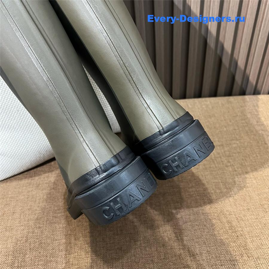 Ch**el green rubber rain boots