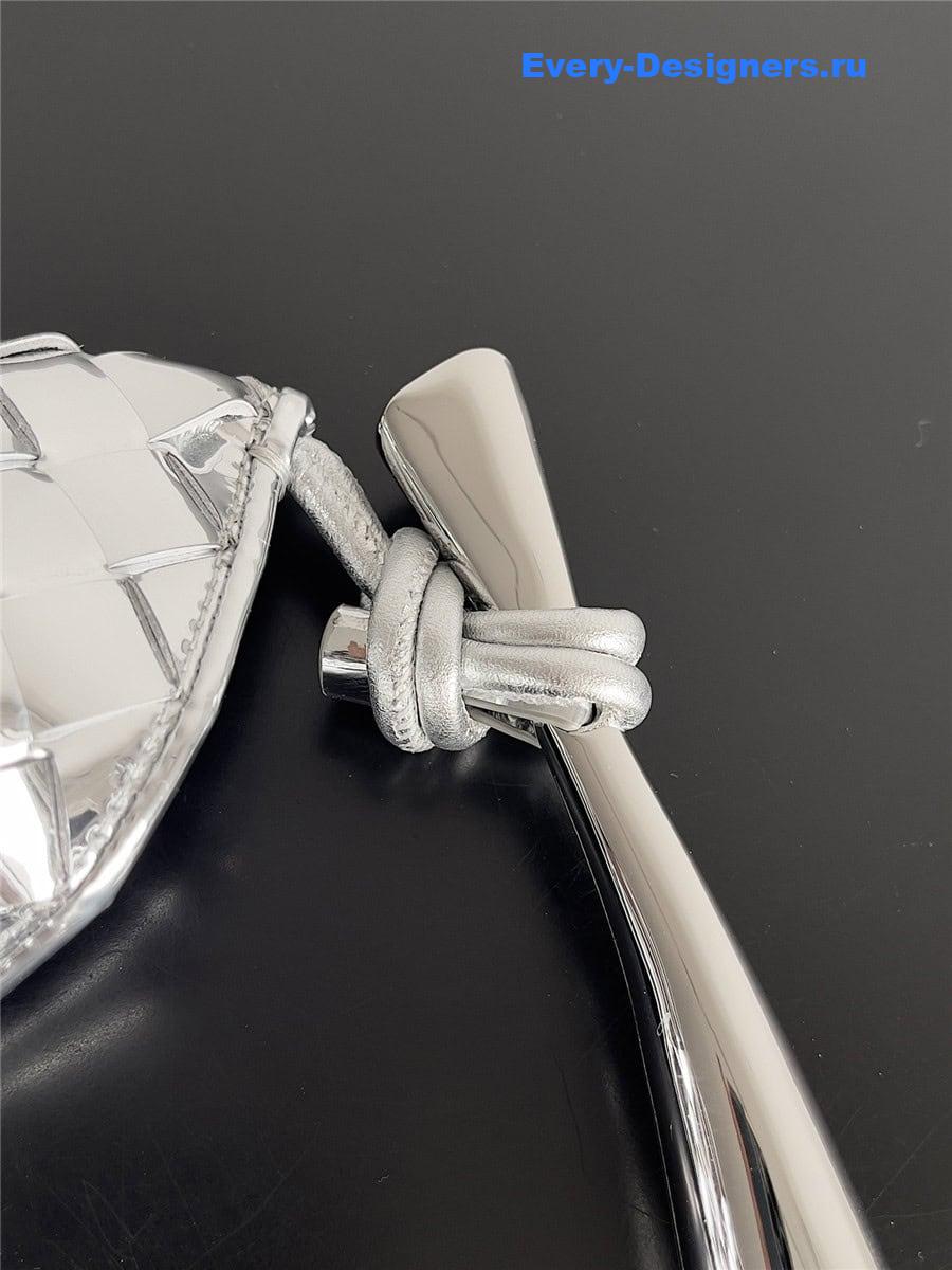 b0tt*ga Ven*ta silver medium sardine bag