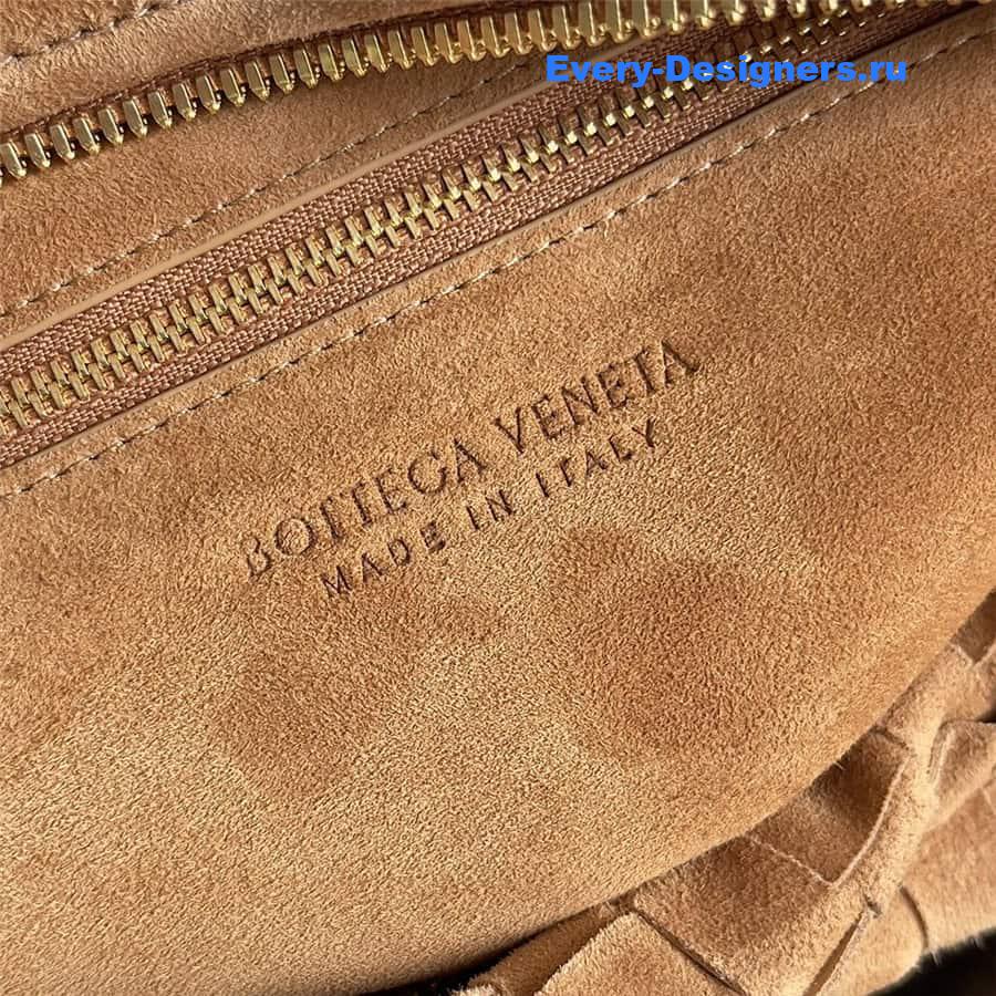 b0tt*ga Ven*ta suede jodie bag large