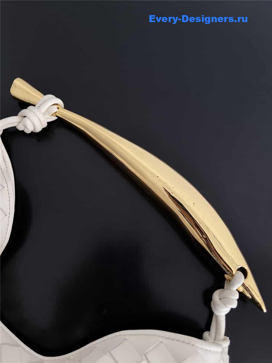 b0tt*ga Ven*ta sardine bag medium