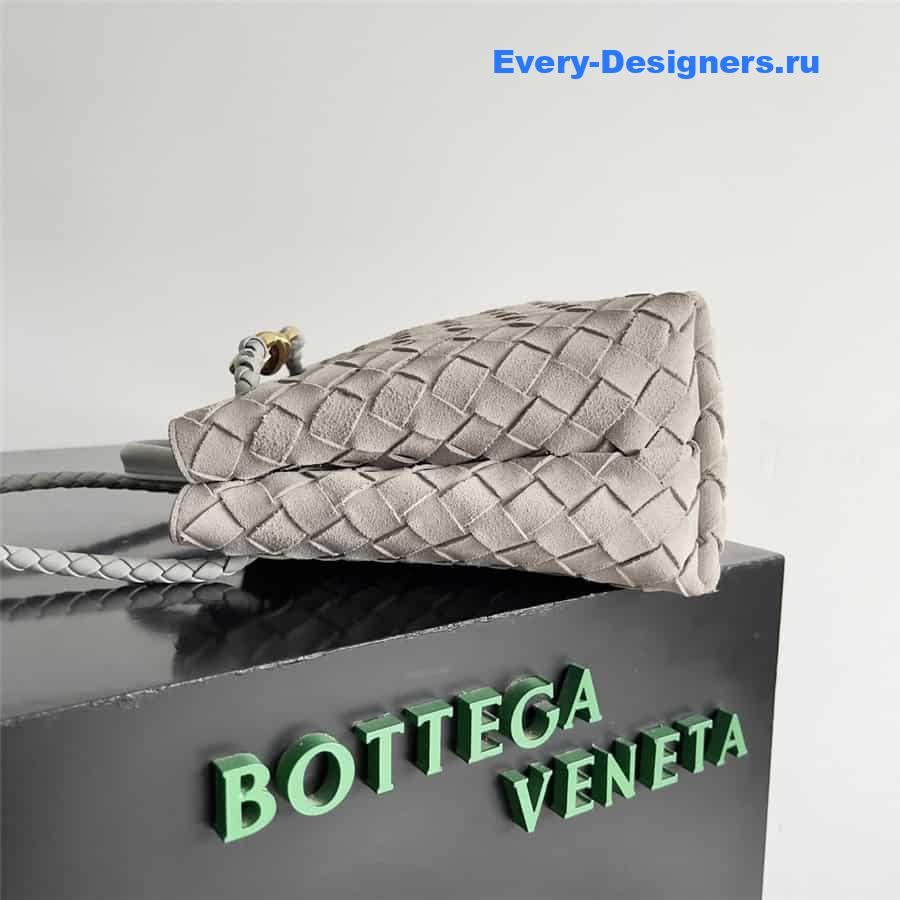 b0tt*ga Ven*ta andiamo small suede bag in gray