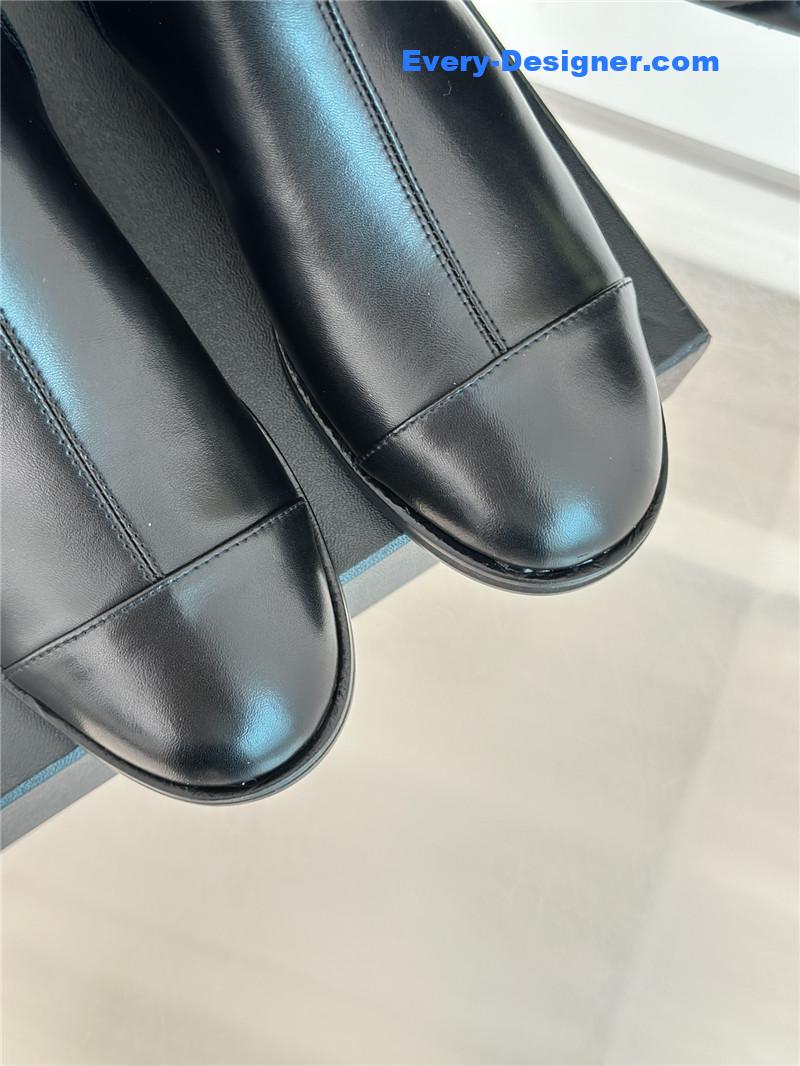 CC logo CC buckle thick heel short boots