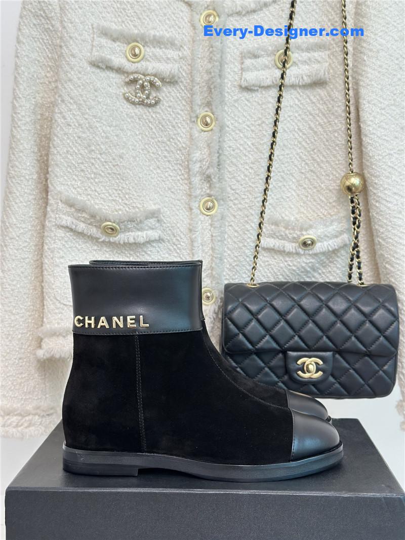 CC logo CC buckle thick heel short boots