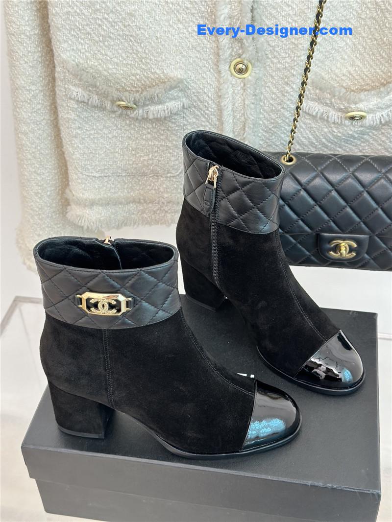 CC logo CC buckle thick heel short boots