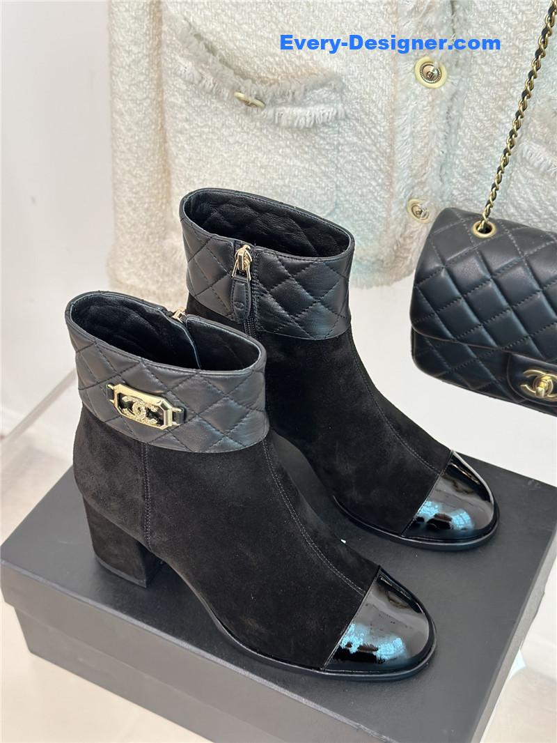 CC logo CC buckle thick heel short boots