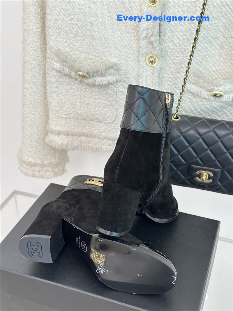 CC logo CC buckle thick heel short boots