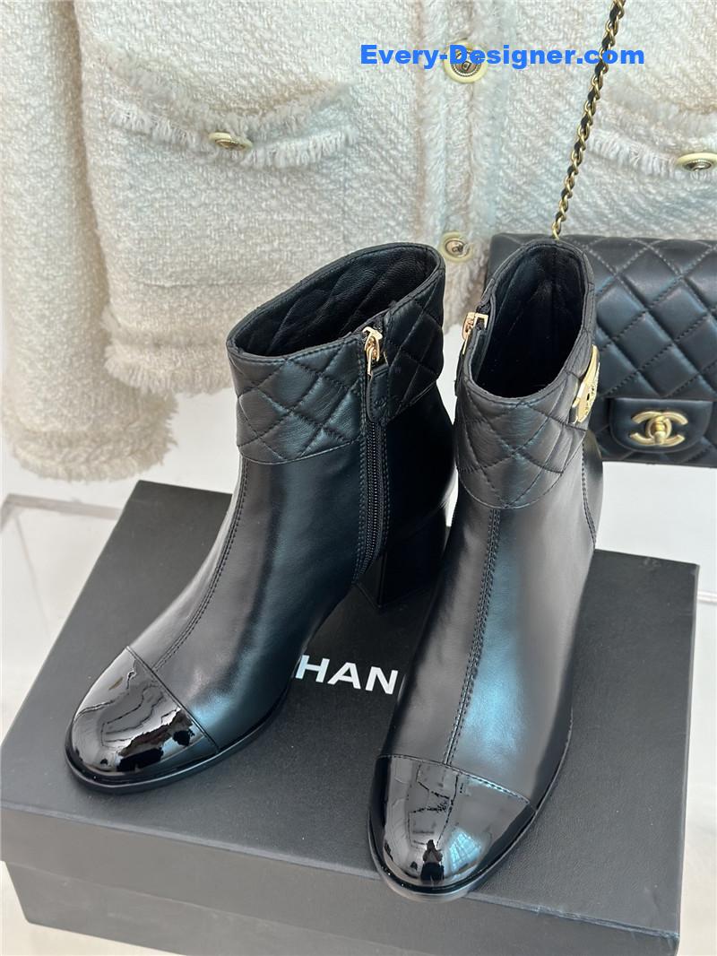 CC logo CC buckle thick heel short boots