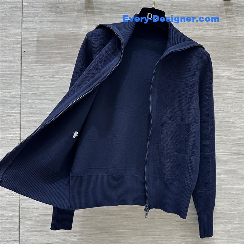 D10r check bee embroidered knitted suit