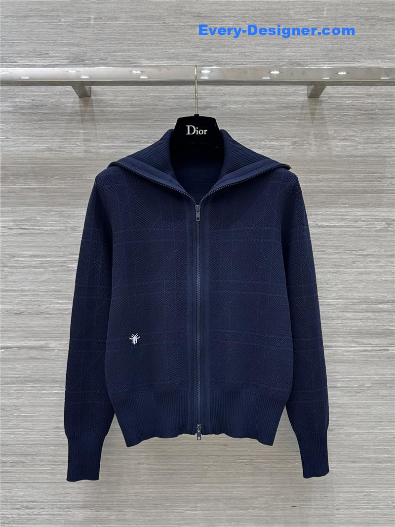 D10r check bee embroidered knitted suit