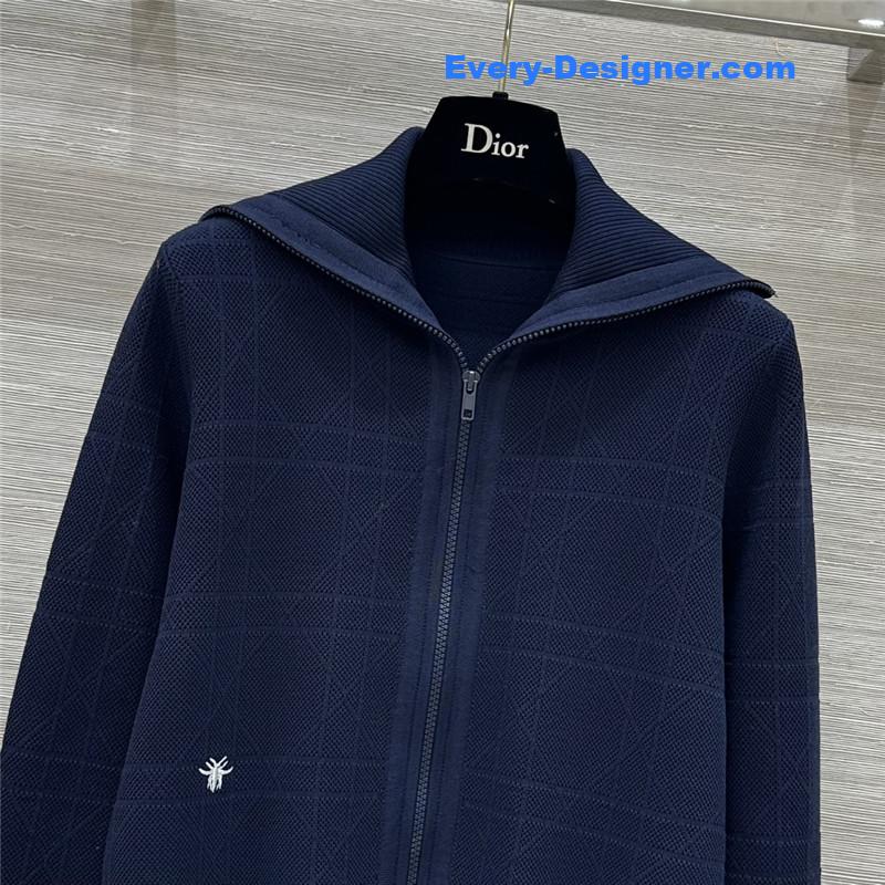 D10r check bee embroidered knitted suit