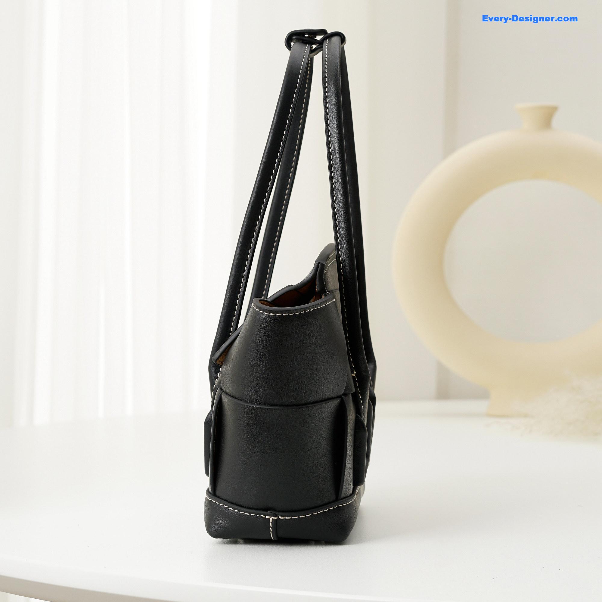 b0tt*ga Ven*ta arco mini leather tote