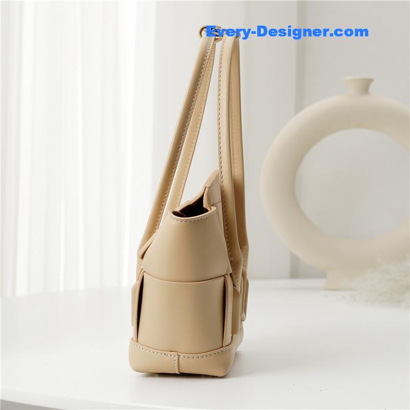 b0tt*ga Ven*ta arco mini leather tote