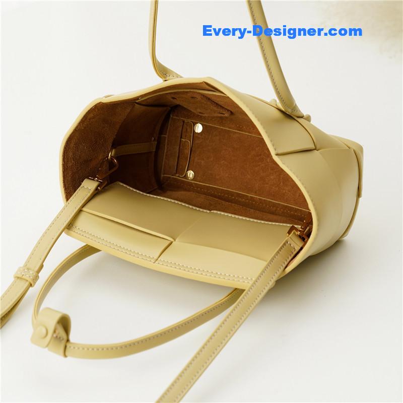 b0tt*ga Ven*ta arco mini leather bag
