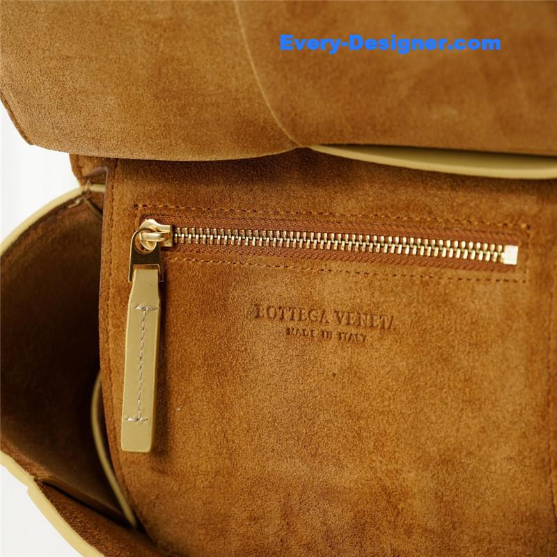 b0tt*ga Ven*ta arco mini leather bag