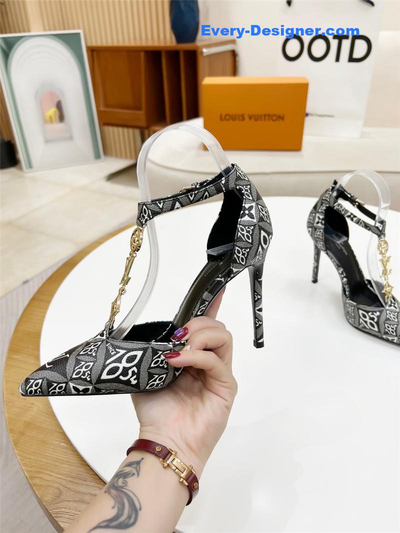 l0vis Vvtt0n lv metal chain high heels