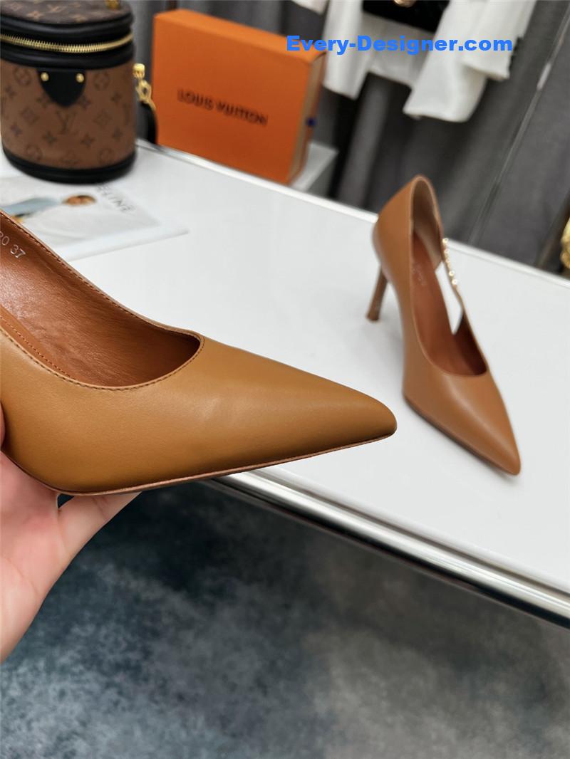 l0vis Vvtt0n lv metal buckle high heels