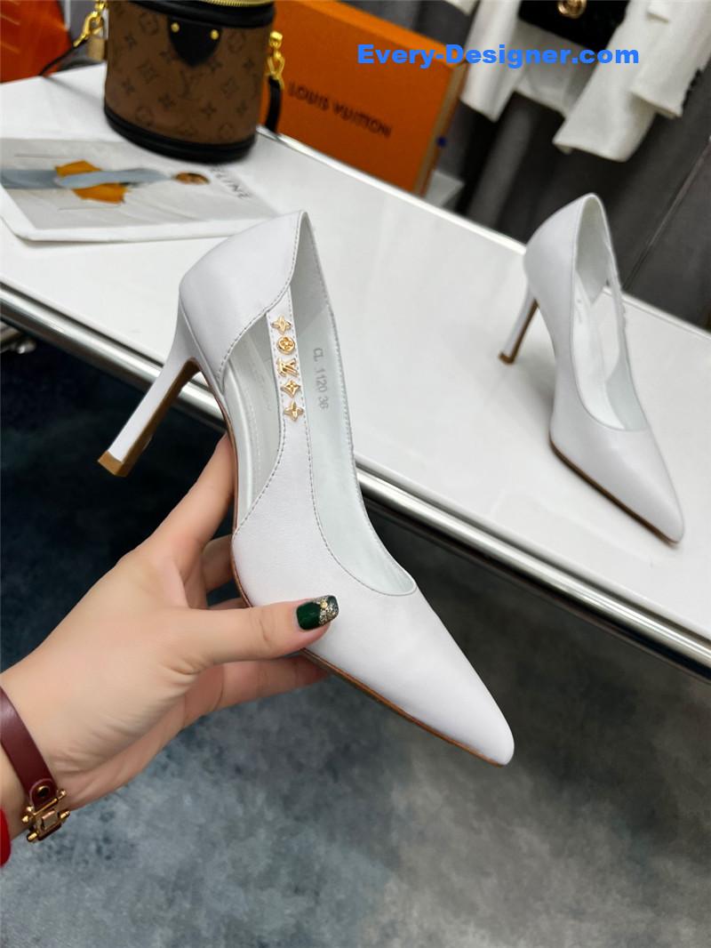 l0vis Vvtt0n lv metal buckle high heels