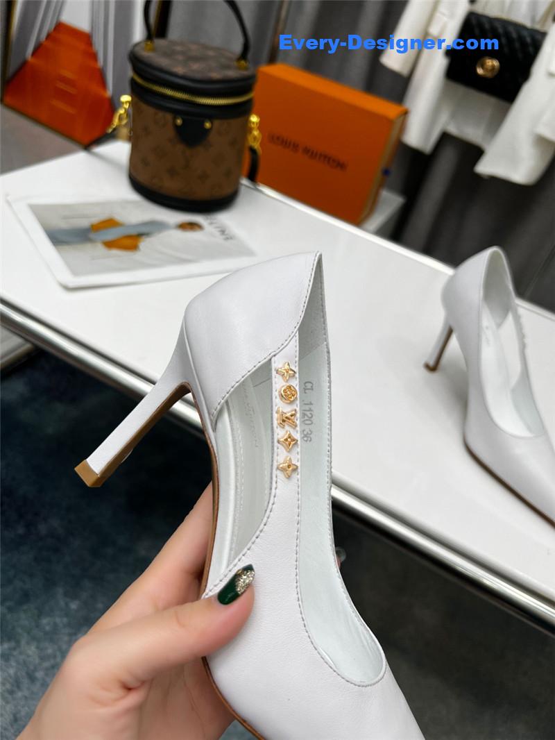 l0vis Vvtt0n lv metal buckle high heels