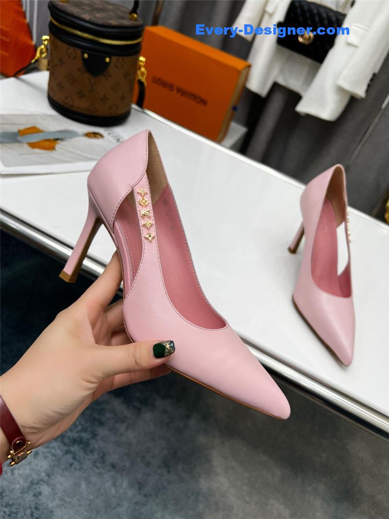 l0vis Vvtt0n lv metal buckle high heels