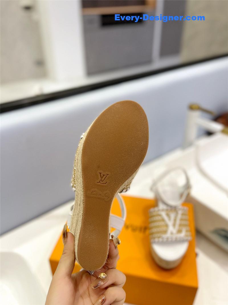 l0vis Vvtt0n lv latest catwalk platform sandals