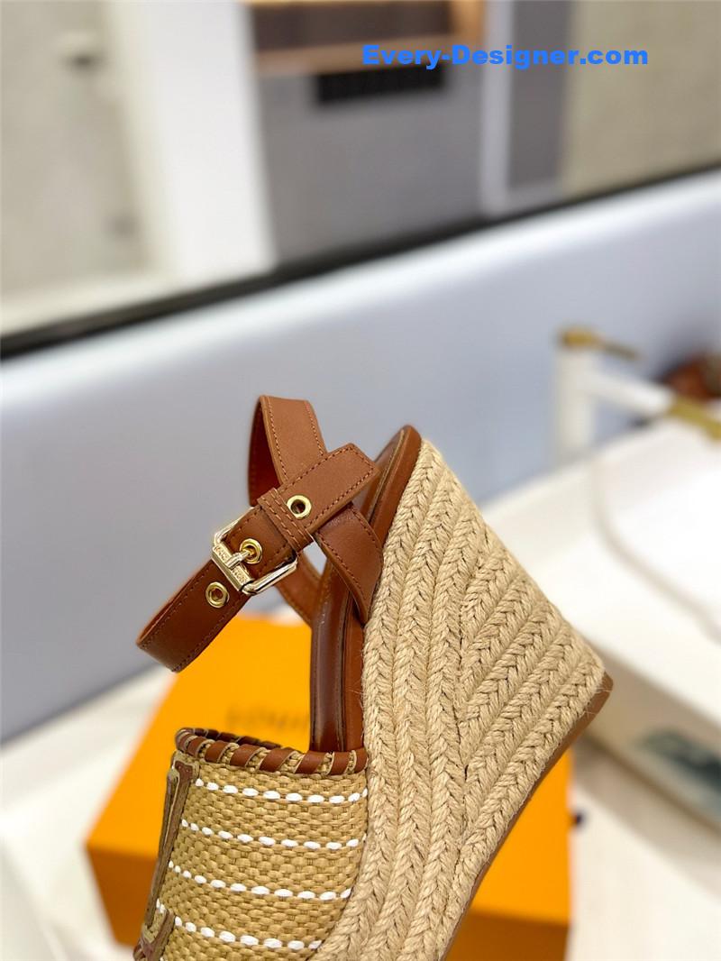 l0vis Vvtt0n lv latest catwalk platform sandals