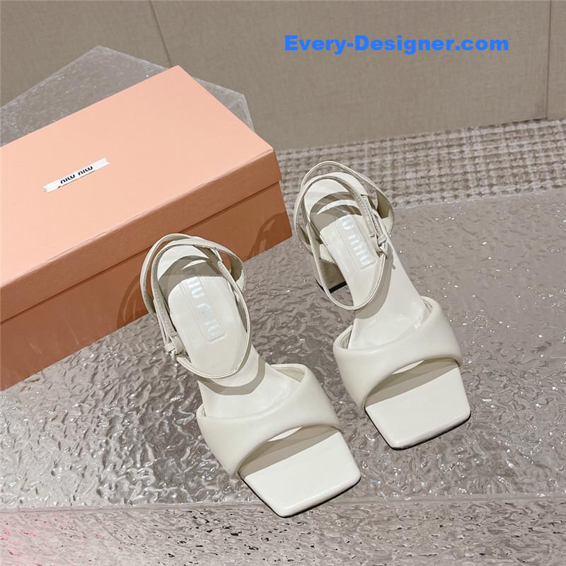 M1um1u new rhinestone pinch sandals