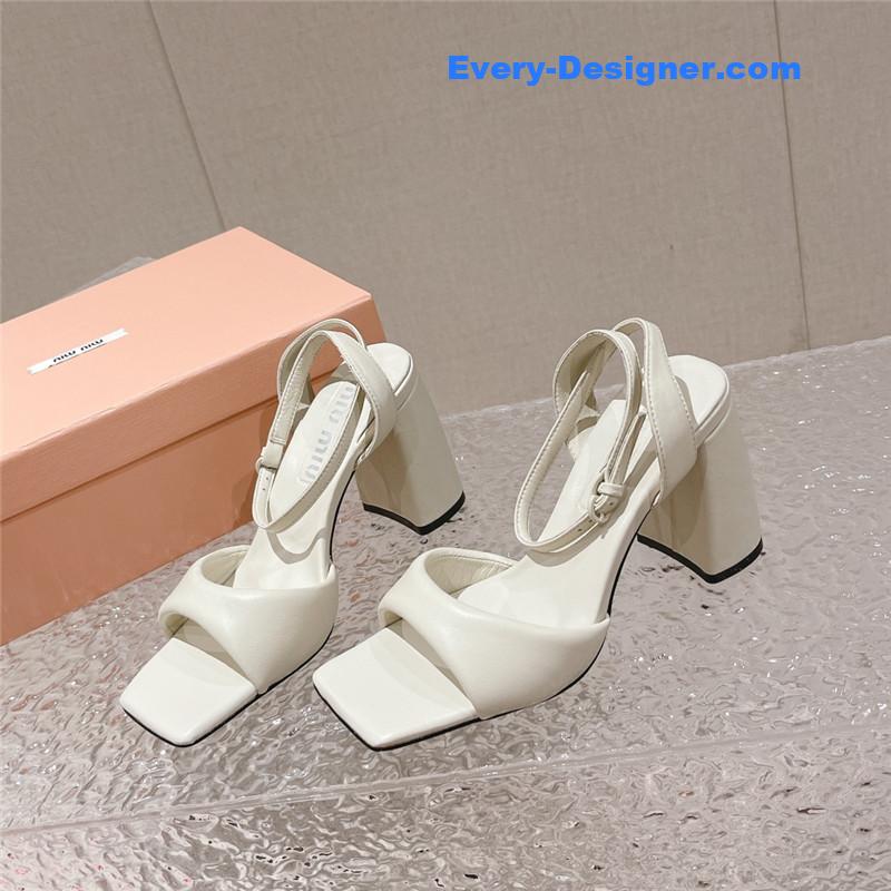 M1um1u new rhinestone pinch sandals