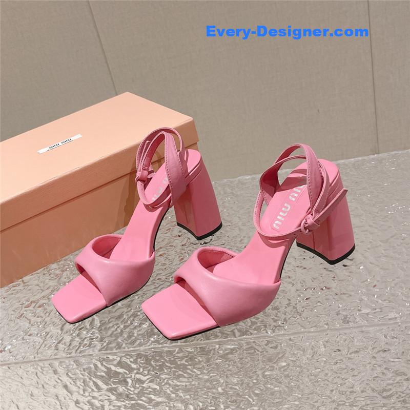 M1um1u new rhinestone pinch sandals