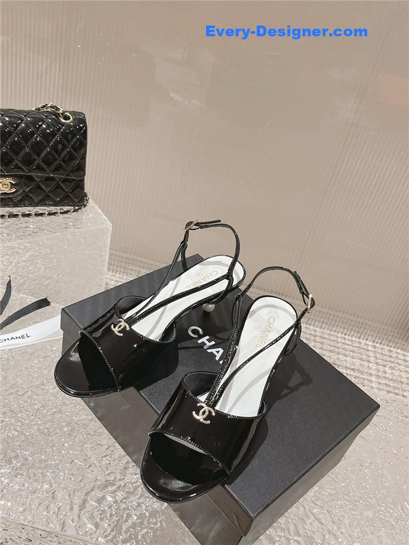 CC explosion models large logo sandals