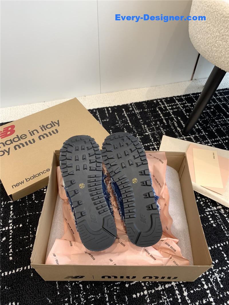 M1um1u retro rough grain upper stitching casual shoes