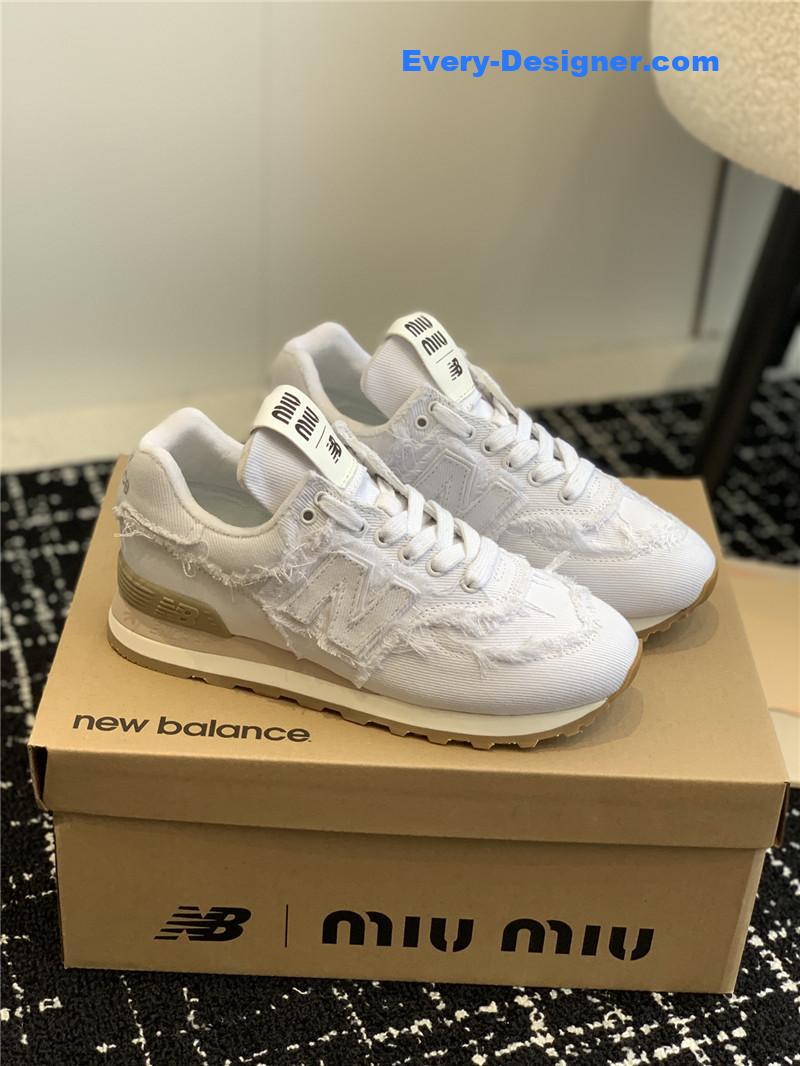 M1um1u retro rough grain upper stitching casual shoes