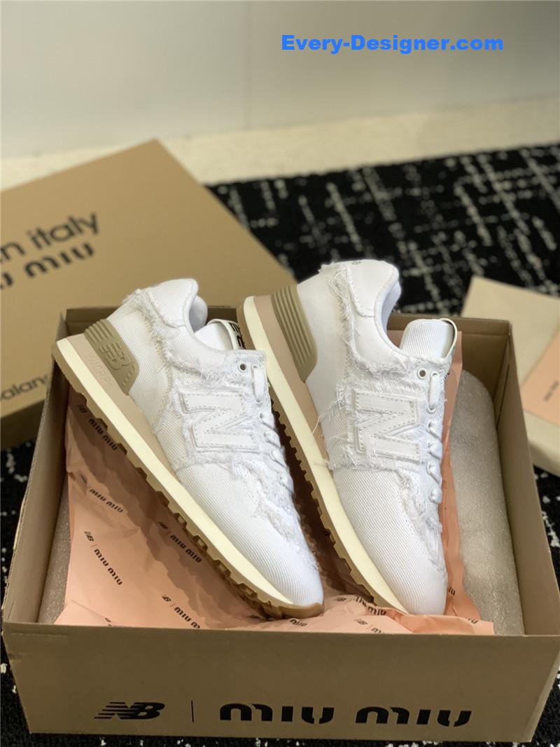 M1um1u retro rough grain upper stitching casual shoes