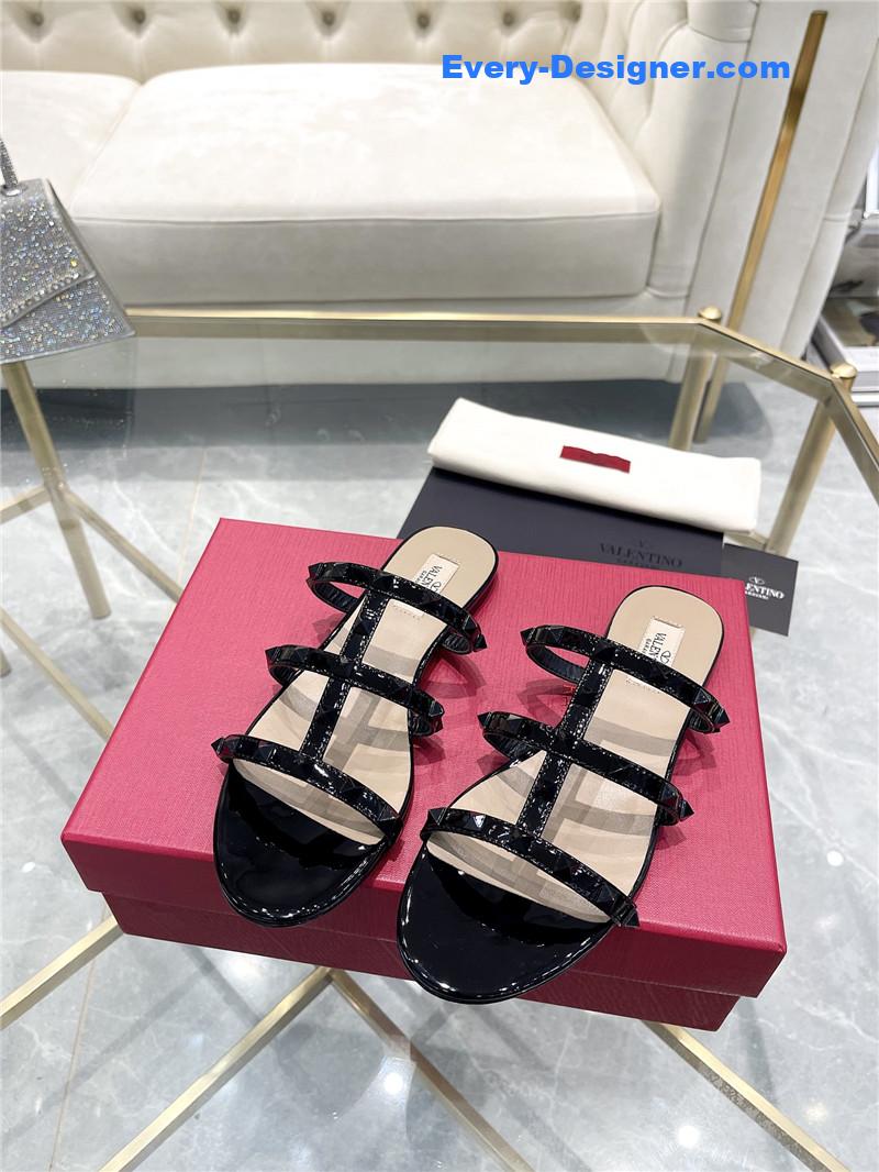 Va1e*ntin0 classic studded sandals