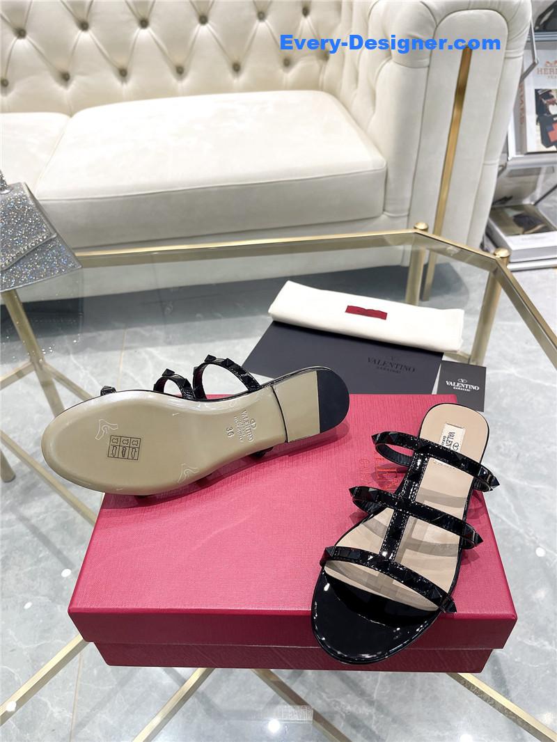 Va1e*ntin0 classic studded sandals