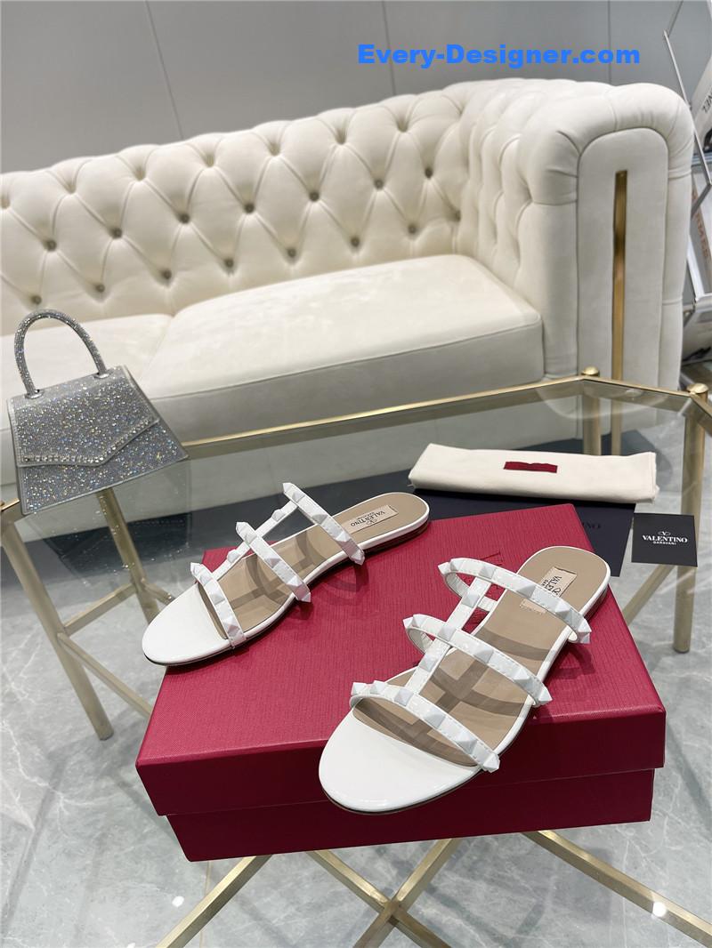Va1e*ntin0 classic studded sandals