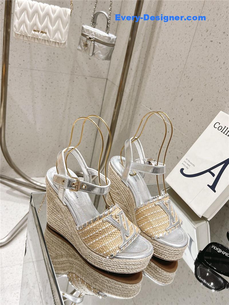 l0vis Vvtt0n lv straw platform sandals