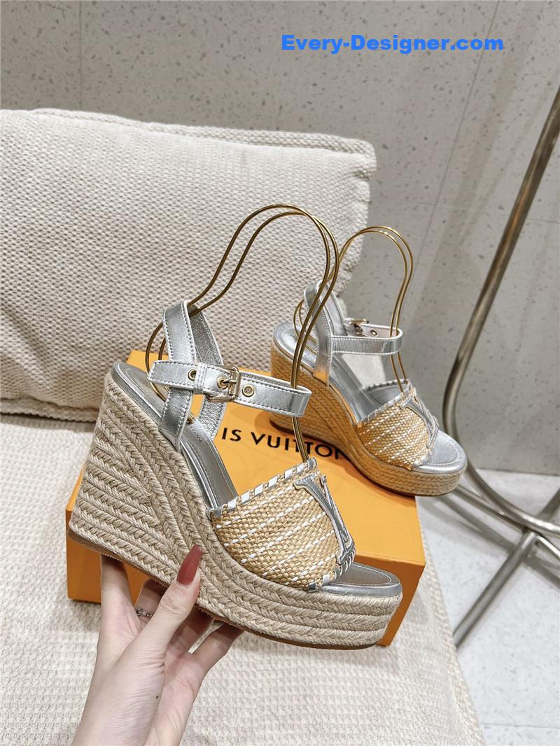 l0vis Vvtt0n lv straw platform sandals