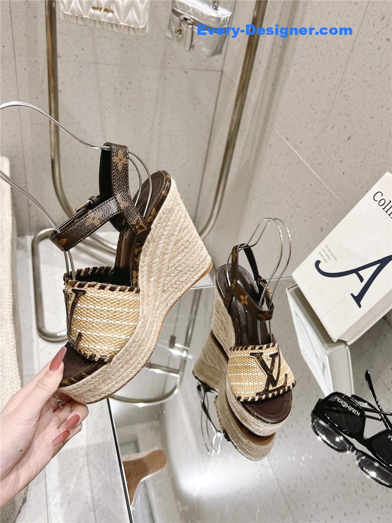 l0vis Vvtt0n lv straw platform sandals