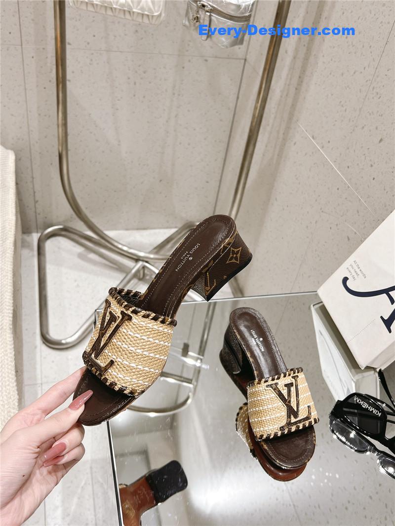 l0vis Vvtt0n lv straw sandals