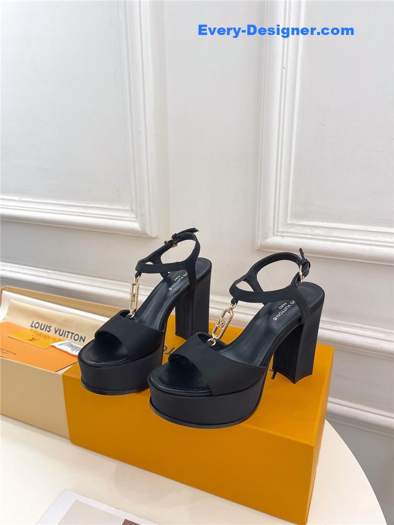 l0vis Vvtt0n black shake platform sandal
