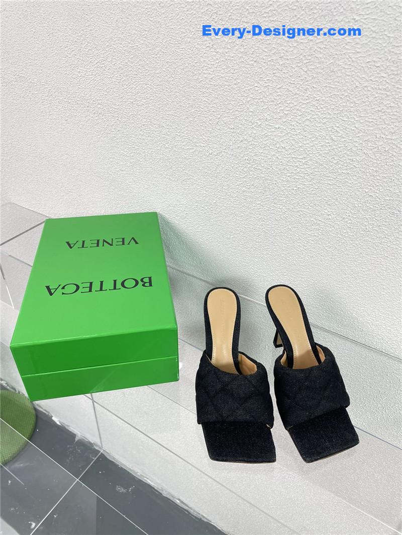 b0tt*ga Ven*ta new wash denim deep mouth slippers