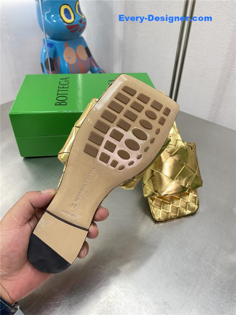 b0tt*ga Ven*ta spring summer flat large woven slippers