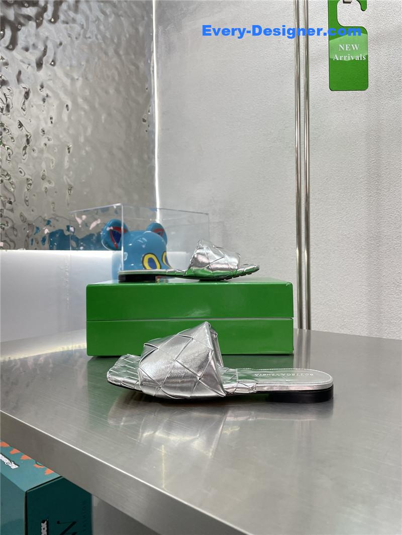 b0tt*ga Ven*ta spring summer flat large woven slippers