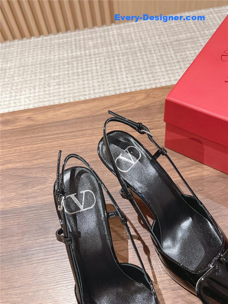 Va1e*ntin0 v buckle kitten heel sandals