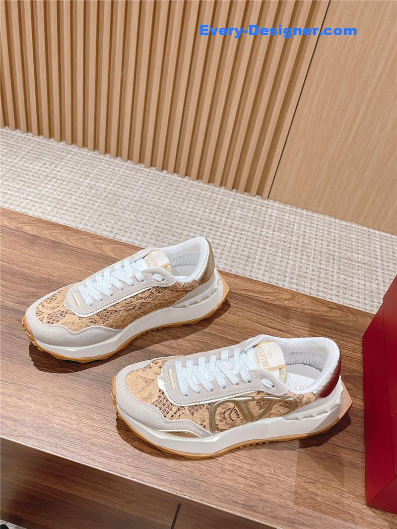 Va1e*ntin0 brand new logo letter lace sneakers
