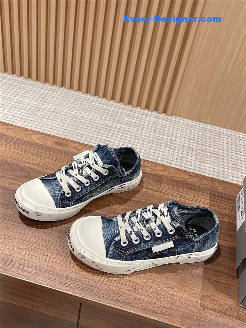 Ba1en*iaga couple’s espadrilles