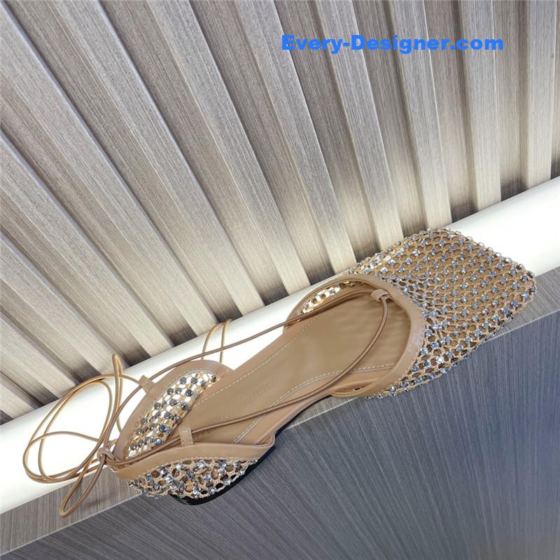 b0tt*ga ven*ta D1am0nd mesh sandals