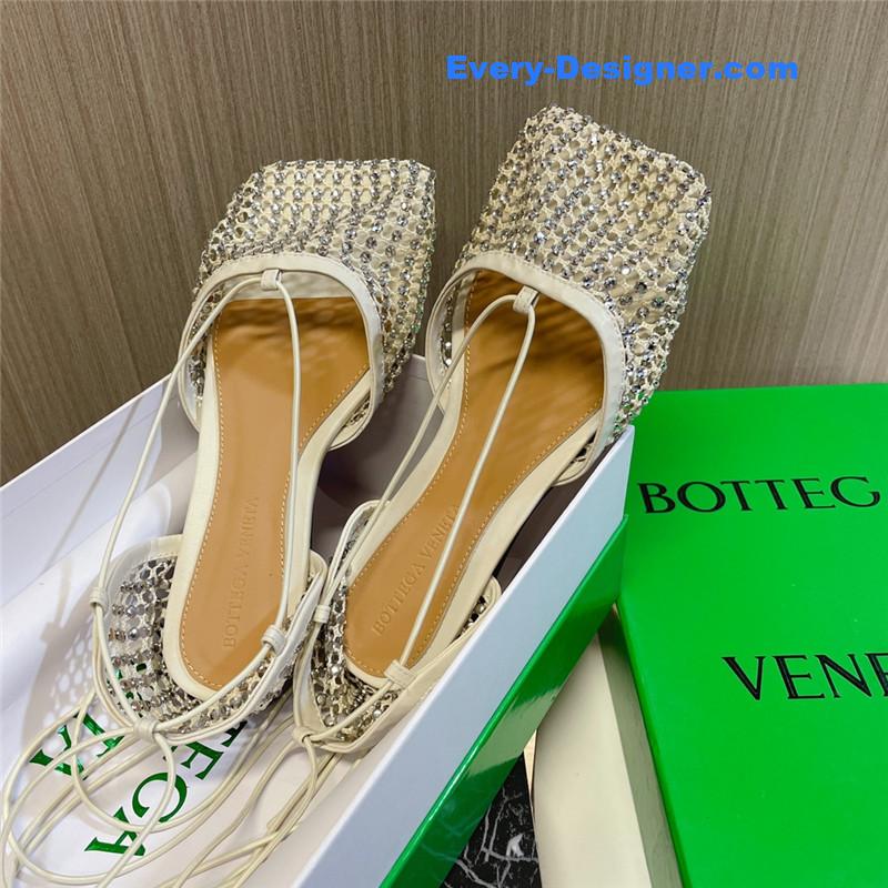 b0tt*ga ven*ta D1am0nd mesh sandals